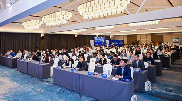 越疆科技與科大訊飛、西門(mén)子等企業(yè)達(dá)成深度合作， 越疆具身智能人形機(jī)器人引全場(chǎng)關(guān)注!